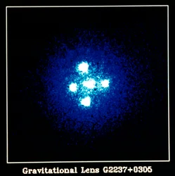 Lentille gravitationnelle G2237+0305