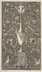 Grotesque avec un vase, des oiseaux et des volutes d