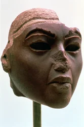 Tête de la reine égyptienne antique Tiye, vers 1388-1340 av. J.-C.