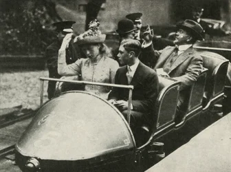 Sa Majesté et la princesse Mary sur le chemin de fer alpin, exposition d
