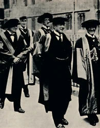 Diplôme honorifique à Oxford, 1925, 1945