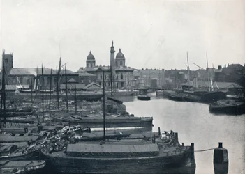 Hull - Princes Dock : avec le mémorial Wilberforce et les bureaux des docks, 1895