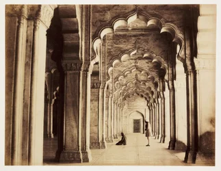 Intérieur de la Mosquée de la Perle à Agra (Inde), vers 1865, construite en marbre entre 1646-1653