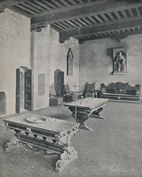 Intérieur du Palazzo Davanzati, Florence. Avec deux tables du XVIe siècle