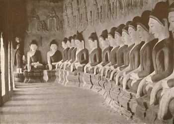 Intérieur du temple bouddhiste, Sagaing, 1900