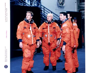 John H Glenn et membres de l