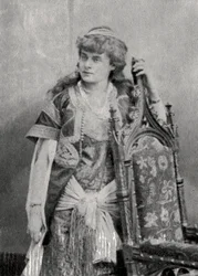 Julie Feyghine, actrice française, 1881