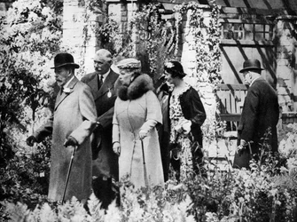 Le roi George V et la reine Mary au Chelsea Flower Show, Londres, années 1930