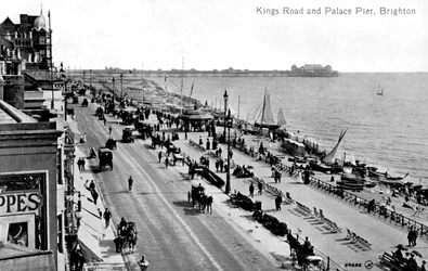 Kings Road et le Palace Pier, Brighton, Sussex