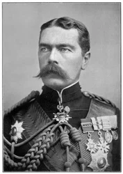 Kitchener de Khartoum en uniforme de cérémonie, c 1900s