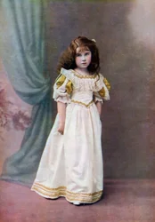 Lady Elizabeth Bowes-Lyon, âgée de six ans, 1906-1907 1923