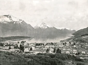 Lac Wakatipu et les montagnes, Queenstown, Nouvelle-Zélande, 1895