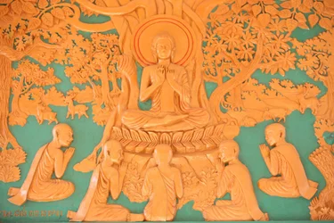 Vie de Bouddha. Bouddha avec ses 5 disciples à Bénarès Phnom Penh Cambodge