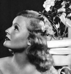 Lilian Harvey, actrice et chanteuse britannique née en Allemagne, 1934-1935