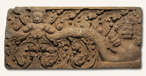 Linteau avec Garuda