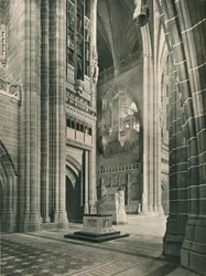 Cathédrale de Liverpool : Vue générale depuis le transept commémoratif. Architecte, Sir G. Gilbert Scott, 1924