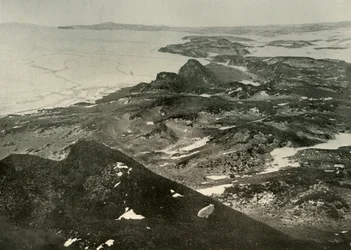 Regard vers le nord vers le cap Royds, vers 1908, 1909