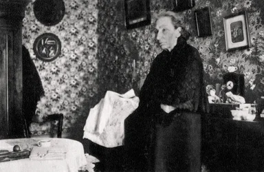 Louise Michel, institutrice, infirmière et anarchiste française, 1899