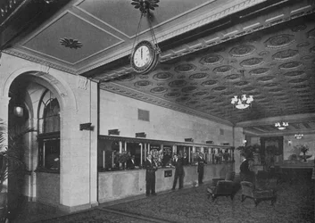 Bureau principal attenant au hall d