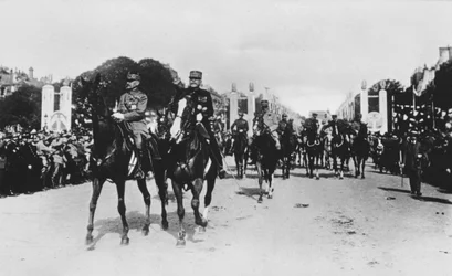 Maréchaux Foch et Joffre pendant le grand défilé de la victoire, Paris, France, 14 juillet 1919