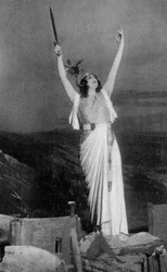 Marthe Chenal, soprano française, 1918