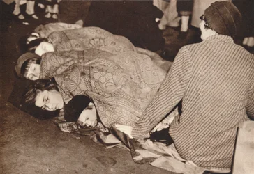 Minuit dans le Mall, 1937