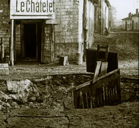 Carrefour miné, Le Chatelet, France, c1914-c1918