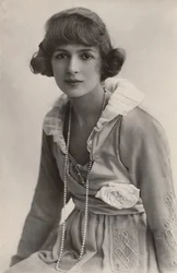 Mlle Julia James, 1890-1964, vers 1930
