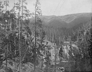Rivière Missouri, en aval des Great Falls, Montana, vers 1897