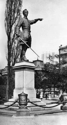 Monument à Charles XII, jardins derrière l