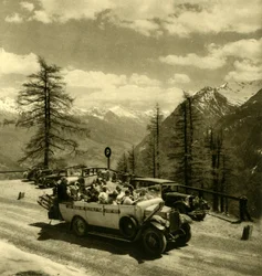 Vue de montagne à Schöneck sur la route alpine du Grossglockner, Autriche, vers 1935