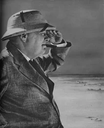 M. Churchill espionne l