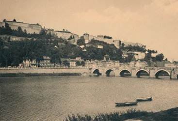 Citadelle de Namur et Pont de Jambes, c1900