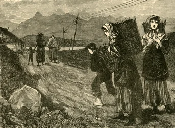 Autochtones allant chercher de la tourbe, 1898