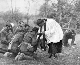 Troupes néo-zélandaises prenant la Sainte Communion, Première Guerre mondiale
