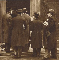 Journalistes au n° 10, décembre 1936