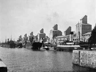 Dock n°2 et élévateurs à grains, Buenos Aires, Argentine