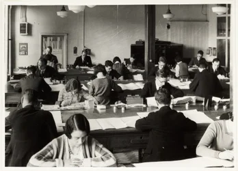 Employés de bureau, vers 1930