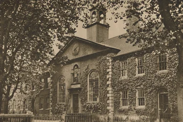 Anciennes maisons de charité sur Kingsland Road transformées en musée du meuble, c1935