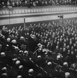 Le 27 janvier, M. Churchill a prononcé un discours au Free Trade Hall, Manchester, 1913, 1945