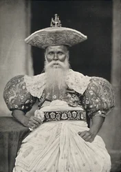 Ortsvorstand à Kandy en costume ancien cinghalais, 1926
