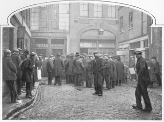 Devant une soupe populaire, Grays Yard, Marylebone, Londres, vers 1903