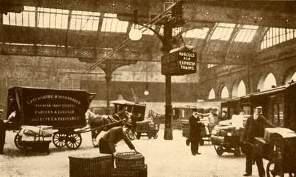 Transporteur de colis électrique aérien, gare Victoria, Manchester, 1930
