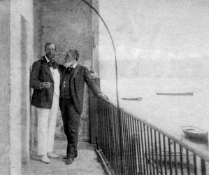 Paul Deroulede, auteur et politicien français et Jean Mounet-Sully, acteur français, 1899