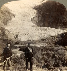 Glacier périlleux de Brigsdal, l