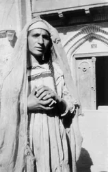 Femme persane, 1917-1919