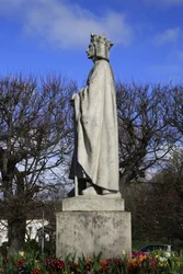 Collégiale de Poissy. Statue de Saint Louis. Profil, Poissy, France