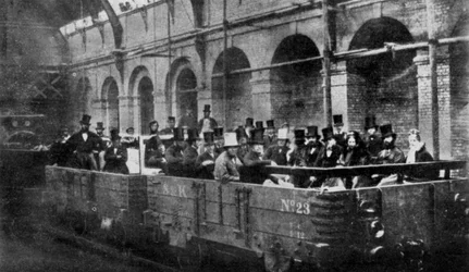 Le Premier Ministre William Gladstone ouvre le Métropolitain, Londres, 1863