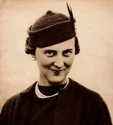La princesse Marina fiancée au plus jeune fils du roi George V, le prince George devenu duc de Kent