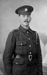 Soldat Webb, Douvres, vers 1915-1916